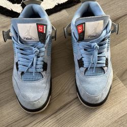 UNC Jordan 4s Size 11.5