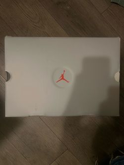 Air jordan 13 retros ,, size 9!!