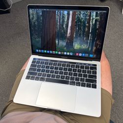 MacBook Pro 13” (2018) – 500GB SSD, 16GB RAM, Intel Core i7
