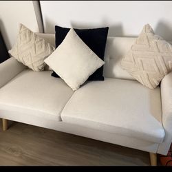 Loveseat With Pillows