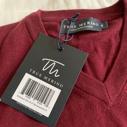 True Merino Wool V Neck Sweater Men’s Medium Made in ITALY – NEW