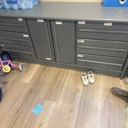 Free Pickup 7160 Cowles mountain blvd San Diego 92119 - Dresser Book Shelf And Night Stand