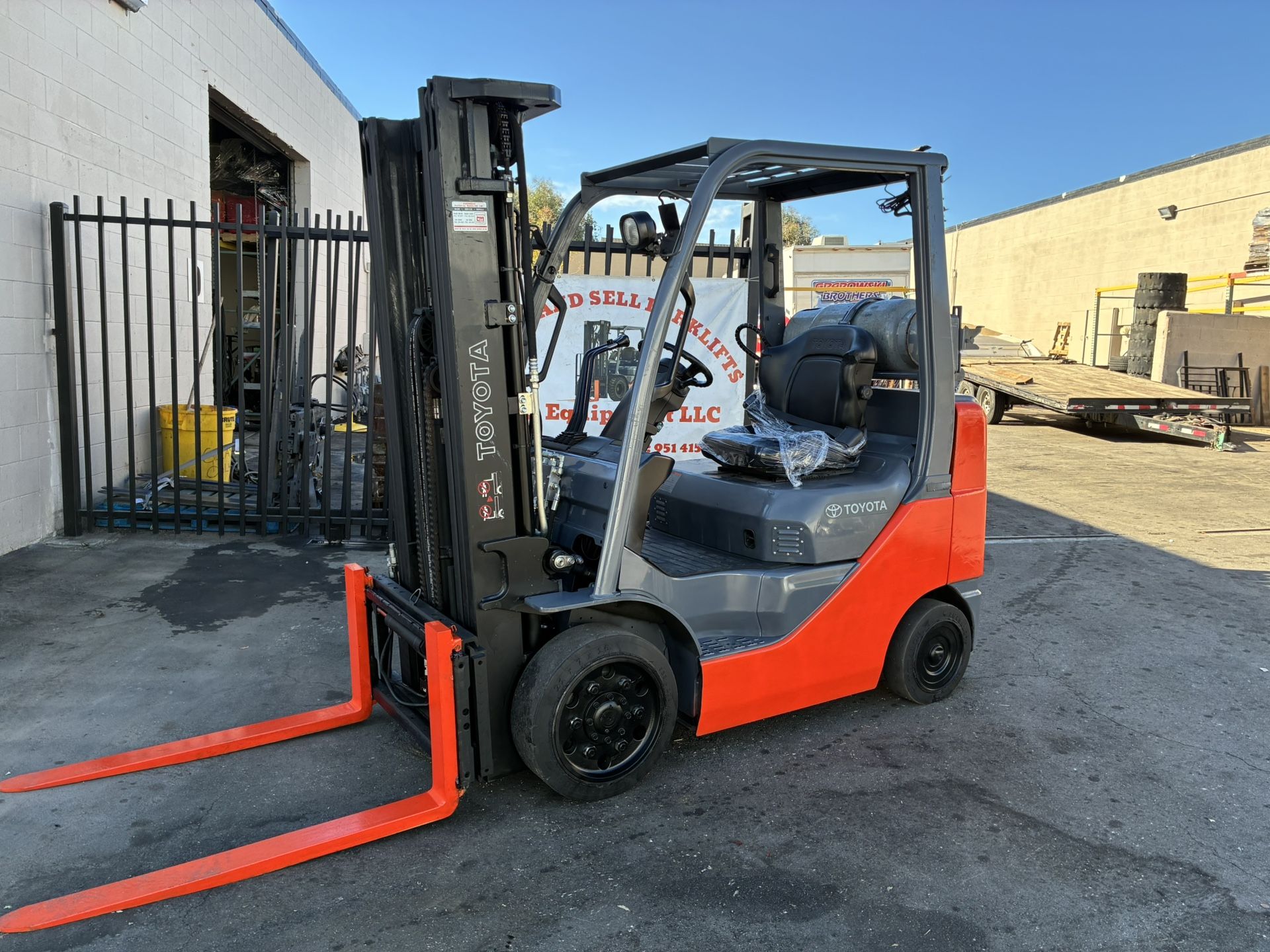 Toyota Forklift 5000lb Runs Good