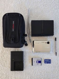 Sony Cybershot DSC-T70 Digital Camera 8.1 MP Silver W/Battery & Charger *Tested*
