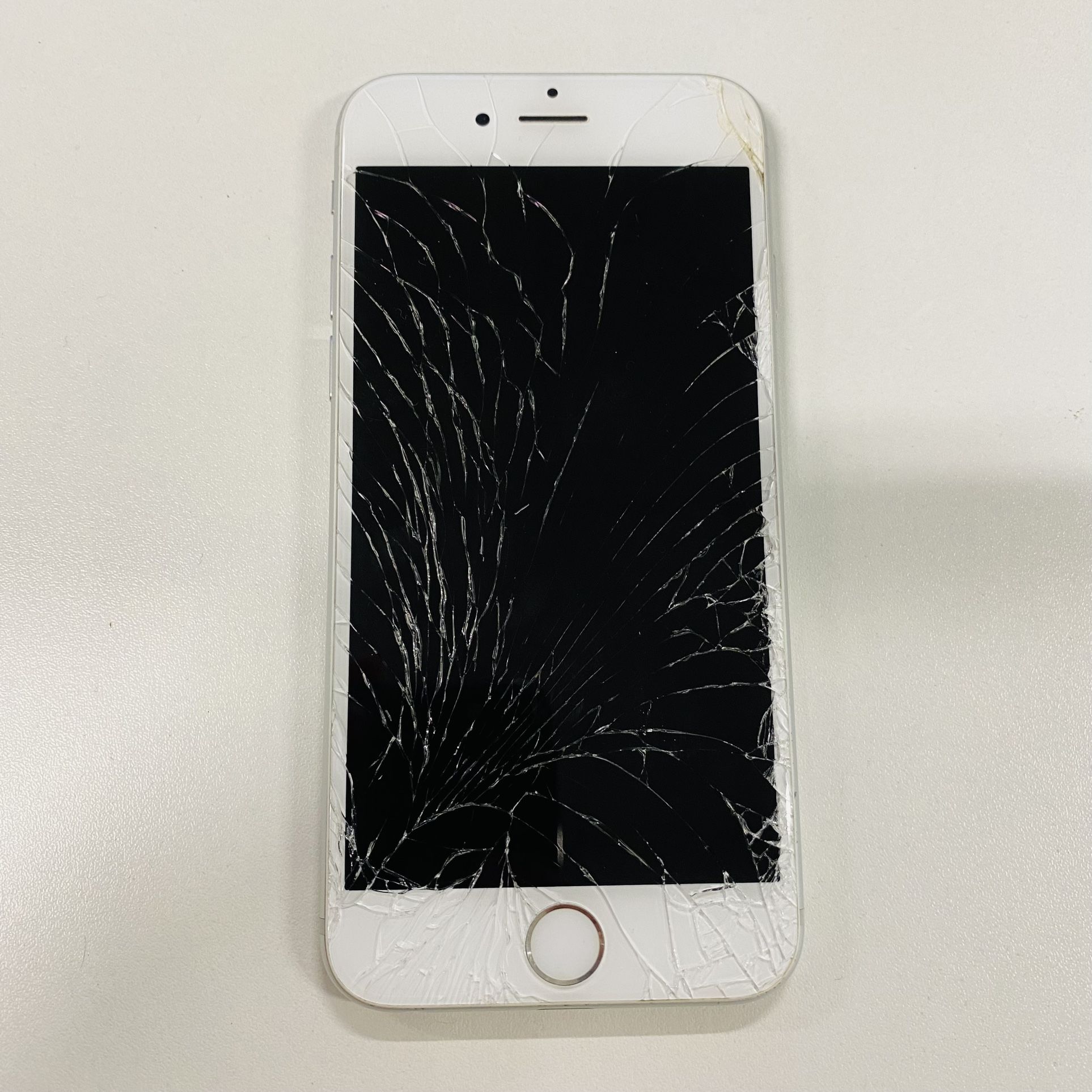 iPhone 6 16GB Silver - UNLOCKED