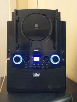 Cd player home stereo.with karaoke microphone 🎤