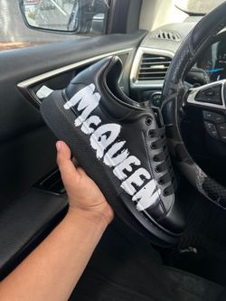 Alexander McQueen graffiti