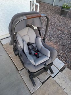 Nuna Carseat