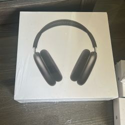 Apple AirPod Maxes