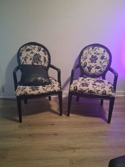 Wood flower chairs
