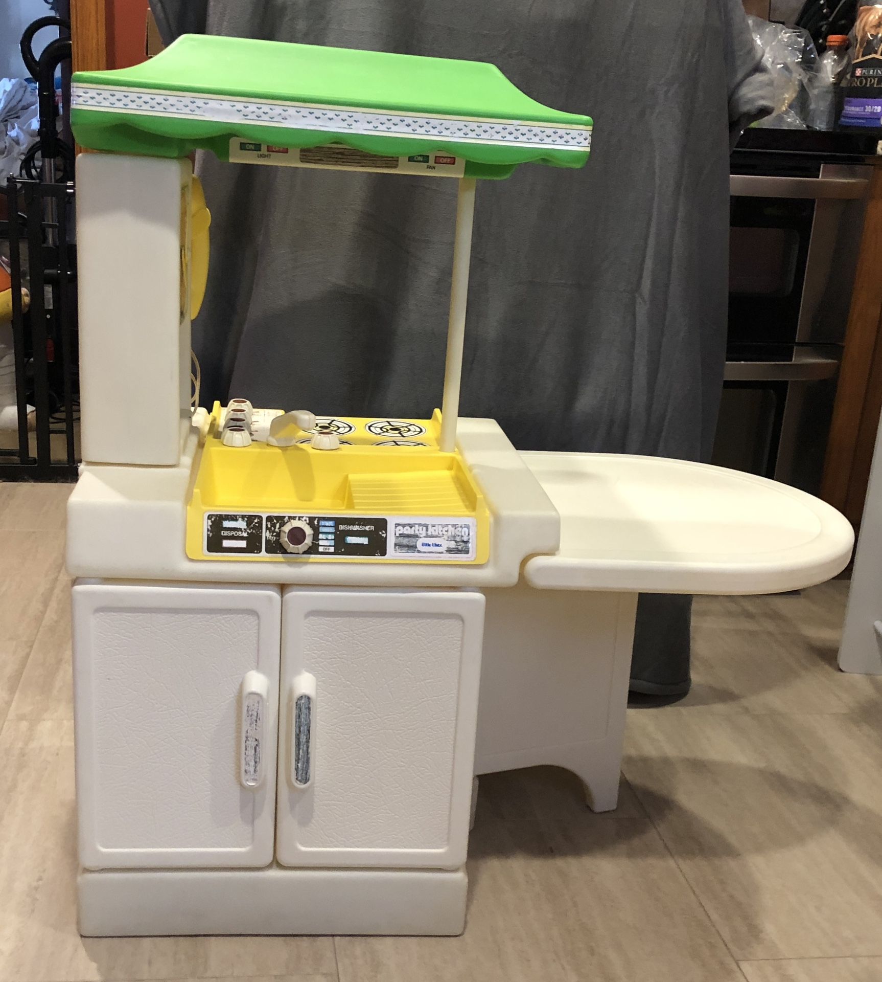 Vintage Little Tikes Party Kitchen