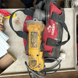 DeWalt d28402 Angle Grinder