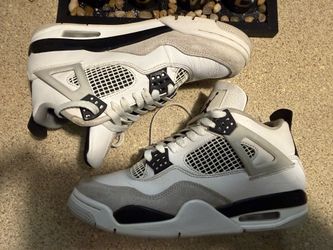 Air Jordan 4 Military Black size 8