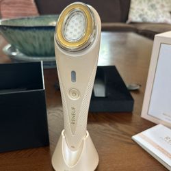 Renelif Advanced LED Red Light Therapy Device – Retails $7,900 – Selling for $5,800 OBO! ✨