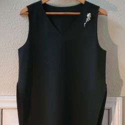 V-neck Black Waist Length Sleeveless Top, South Korean Style 