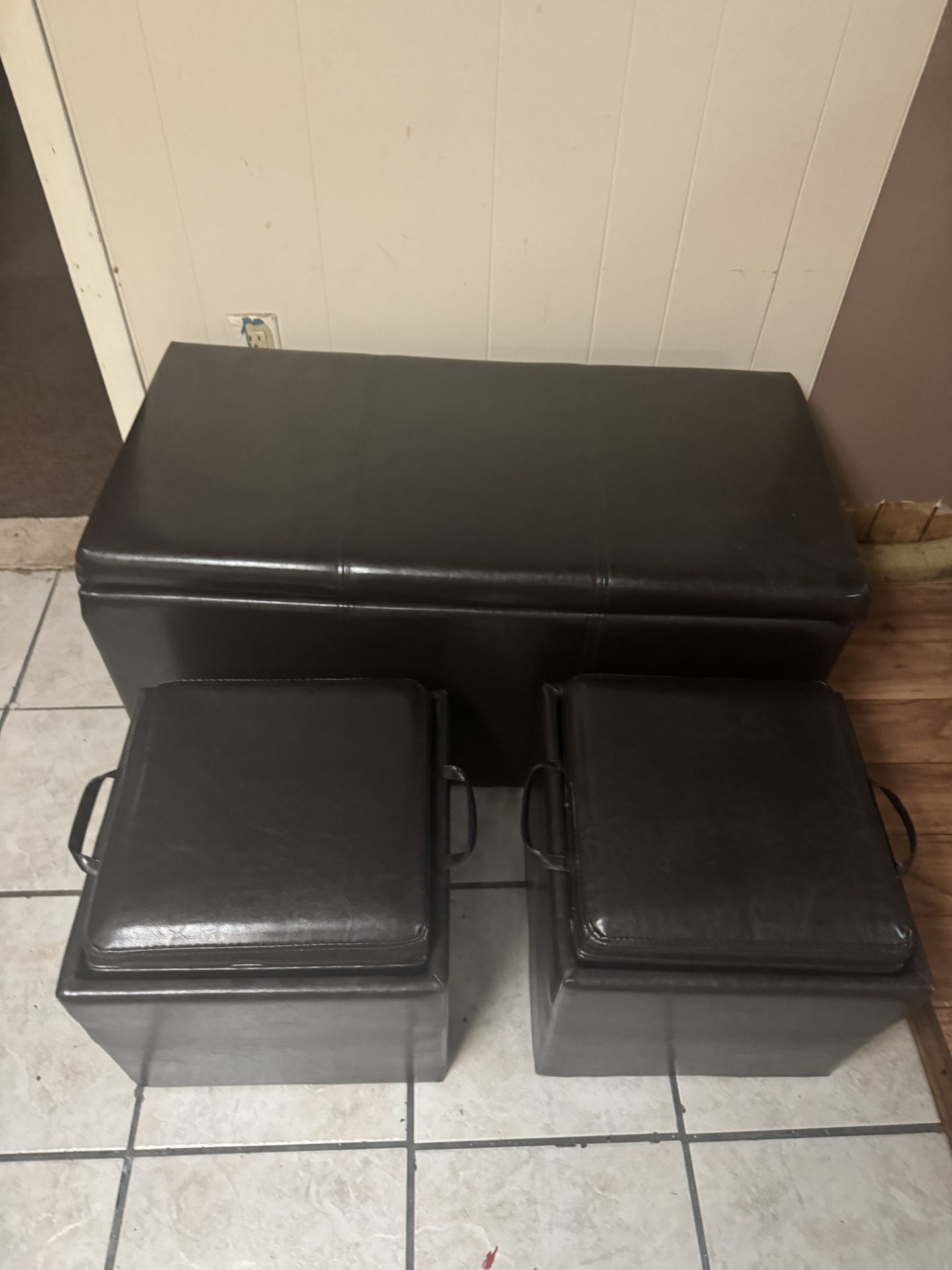 Three-piece ottoman with storage space