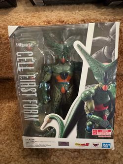 SH Figuarts “Cell” First Form action figure.