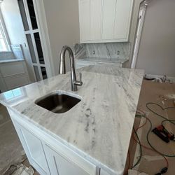 Granite And Quartz Countertops 