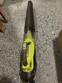 20$ ryobi blower small crack works great