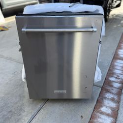 Nearly Brand New Kitchen Aid Dishwasher 