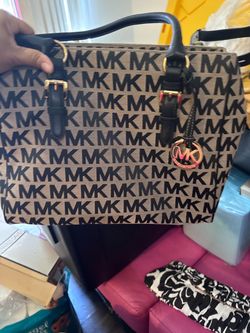 women’s Michael Kors shoulder bag/purse