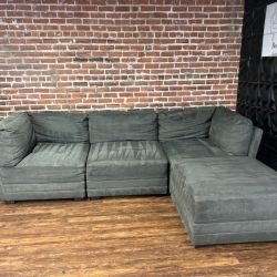 Delivery Available Thomasville gray 4pc sectional sofa couch