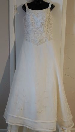 Ivory Wedding Dress with Long Train - Size 16