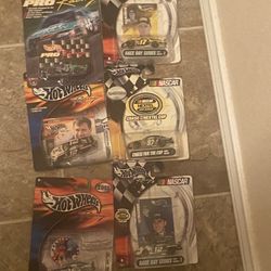 HOT WHEEL NASCARS