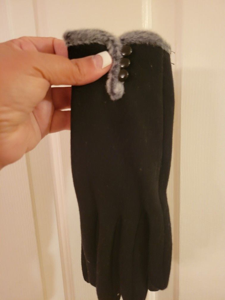 Brand New Womens Gloves With Touch Screen Fingers