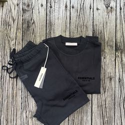 Essentials shirt/shorts