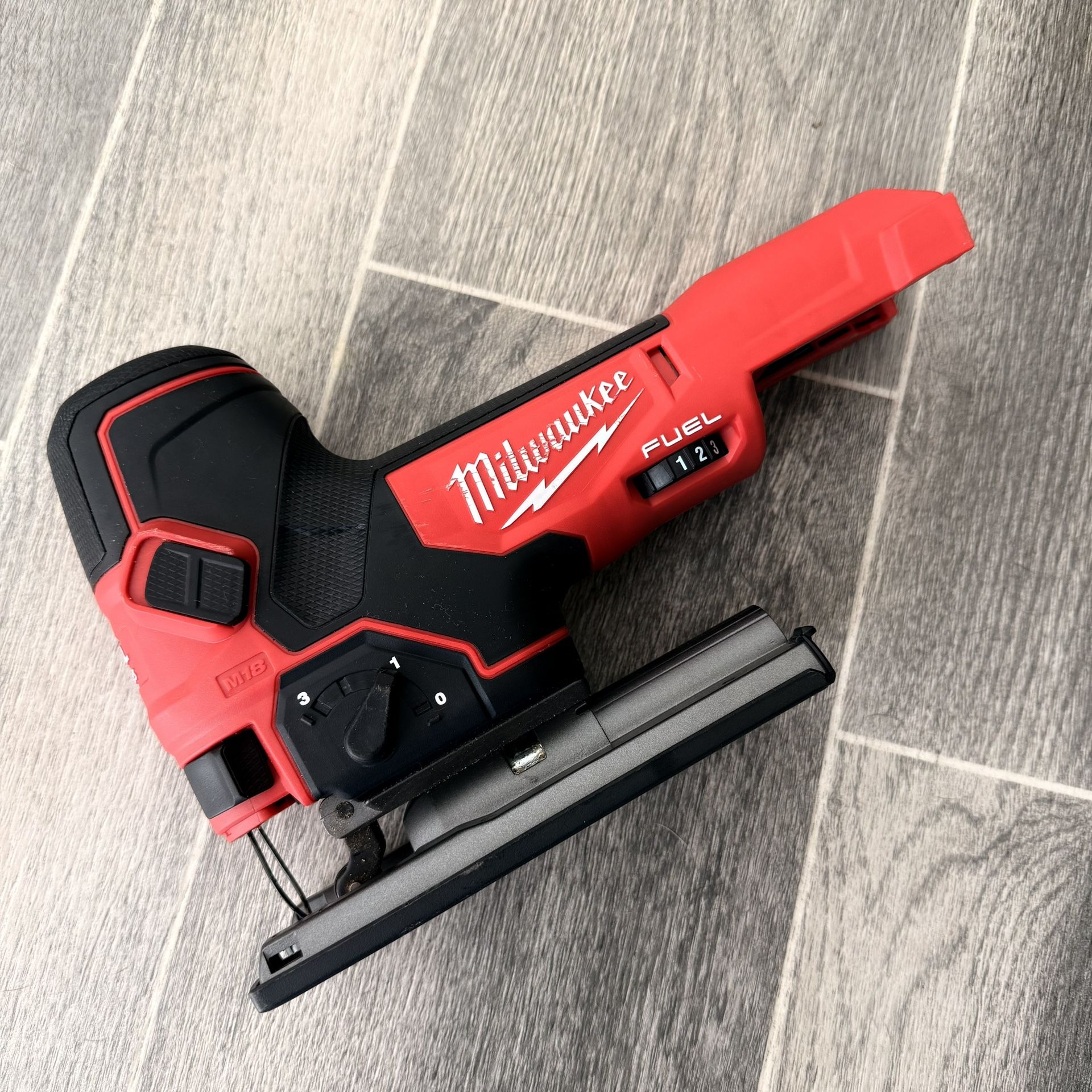 Milwaukee M18 Lithium-ion BRUSHLESS JIGSAW / Barrel Grip / Tool Only