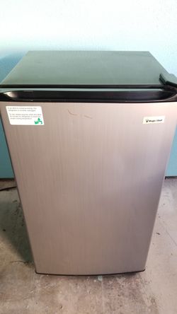 Magic chef gray mini fridge
