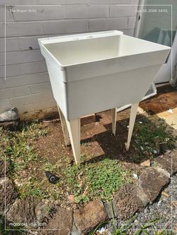 Freestanding Utility Laundry Sink with Legs
