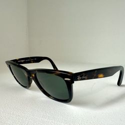 Ray-Ban Wayfarer Sunglasses Tortoise Frame w/ Case