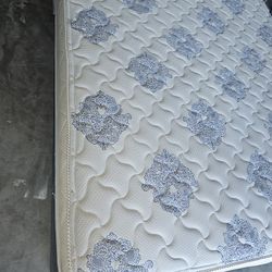 Queen Mattress And Box Spring 