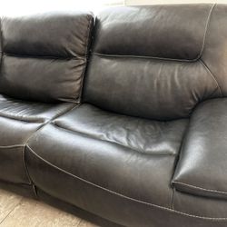 Leather sectional recliner