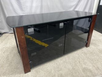 SANUS Tempered Smoked Glass Low AV Stand Model # DFV50
