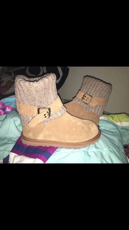 Brand new UGG boots size 6