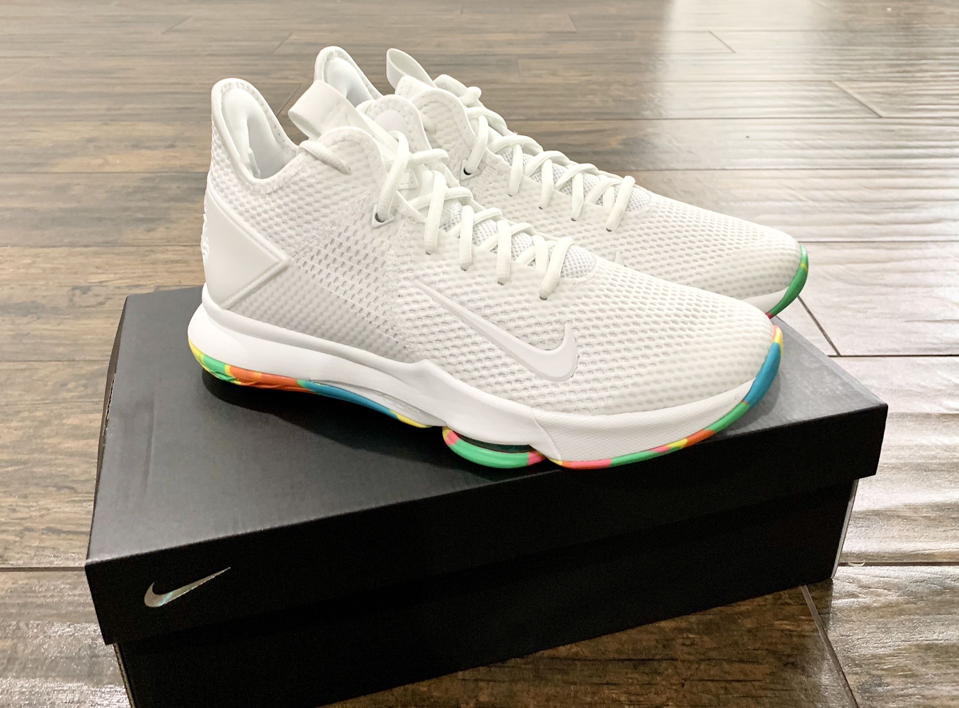 Nike LeBron Basketball Shoes New In Box