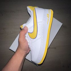 Nike Air Force 1 Low Retro QS “Kobe Bryant Lakers Home”