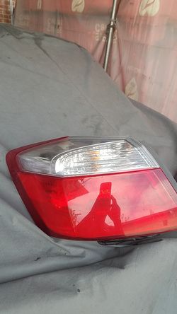 2014 Honda accord left tail light