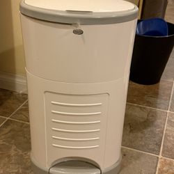 Dekor Diaper Pail Bin Baby