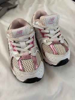 New balance tennis shoes size 6c