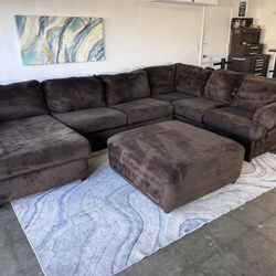 Large Sectional with chaise and Ottoman (Delivery Available)