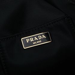 The appearance is high-end and versatile. The materials of the bag are nylon and sheepskin, which are super textured and soft and delicate to the touc