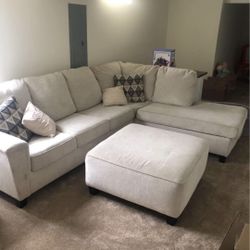 L-Shape Sectional w/ Ottoman & 4 Throw Pillows