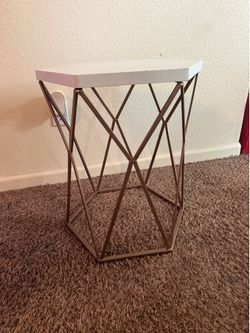 Geometric accent table