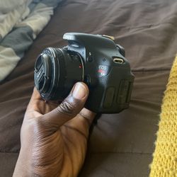 Canon Eos Rebel T3i - Body only