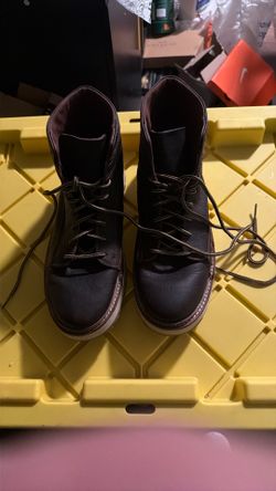 Great Pair Of Clark’s Leather Boots Size 10.5