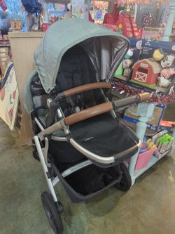 UPPAbaby Double Stroller And Bassinet Vista 2017